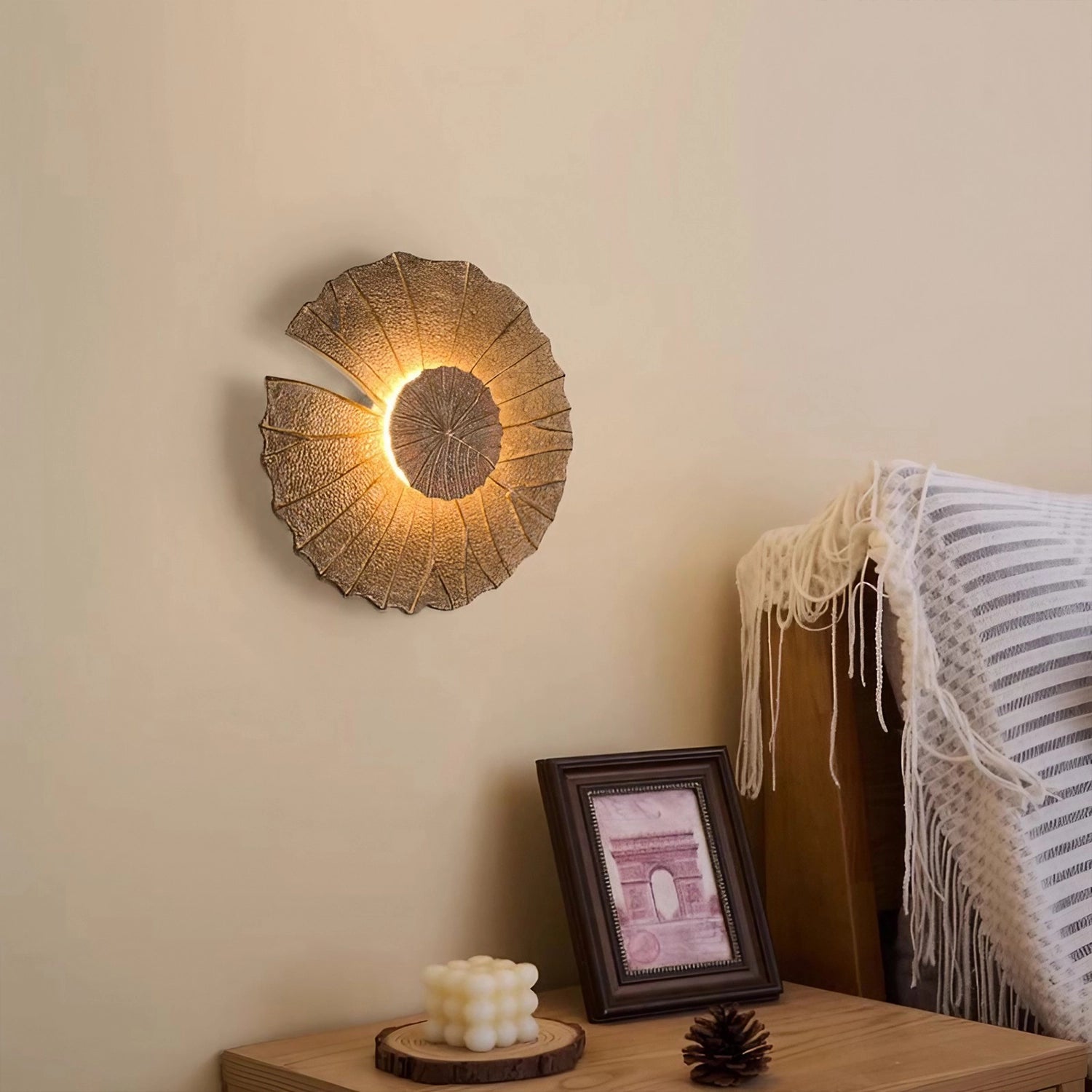 Modern Textured Resin Leaf Wall Light