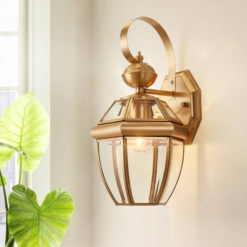 The Classic Coach Wall Lamp