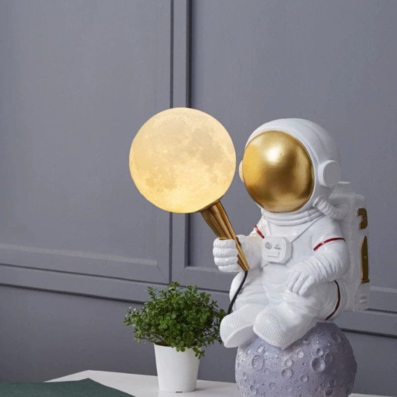 Astro On Earth (Resin Fiber) Table Lamp