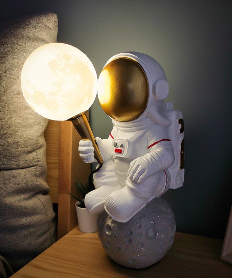 Astro On Earth (Resin Fiber) Table Lamp