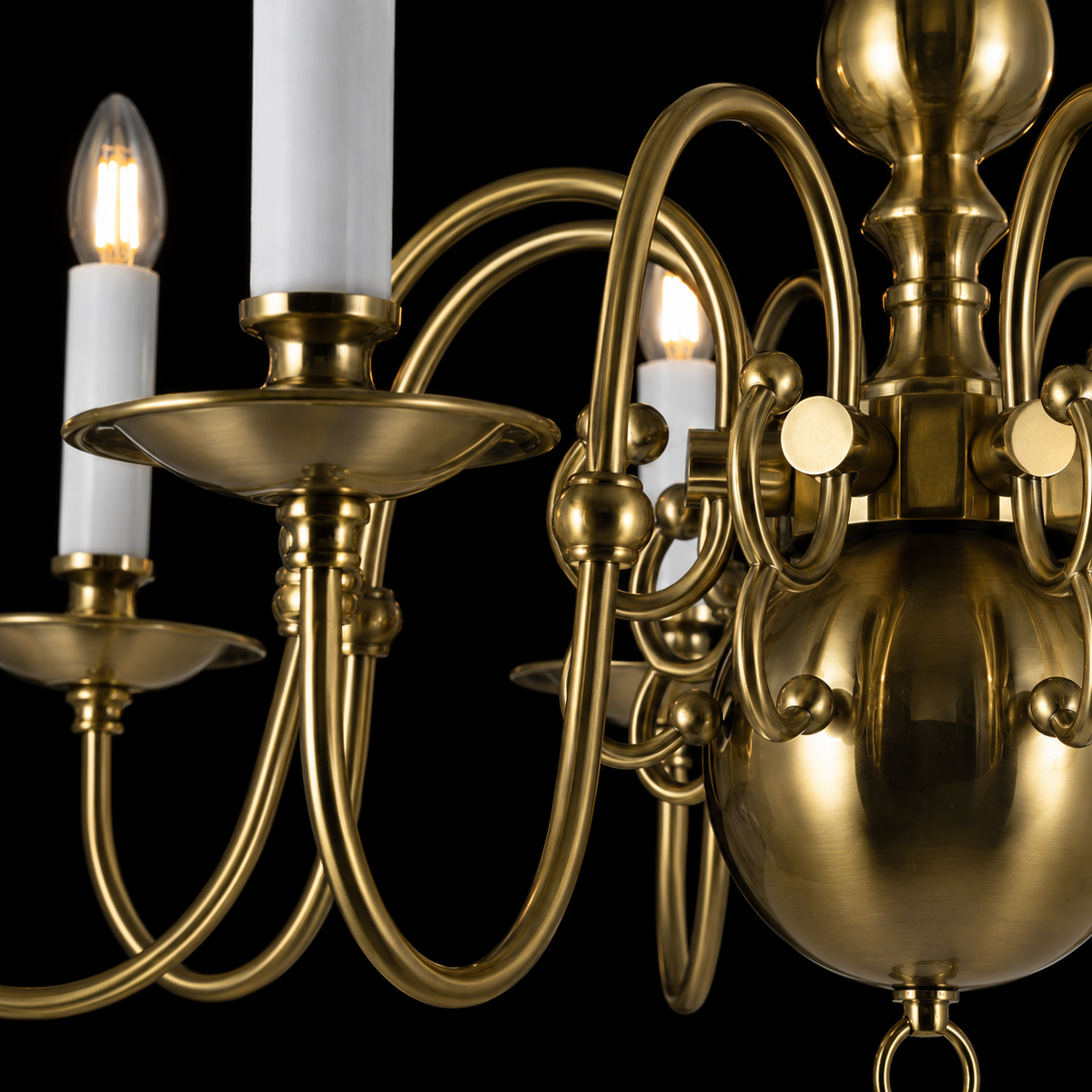 Antique Brass 8-Light Classic Candle Chandelier