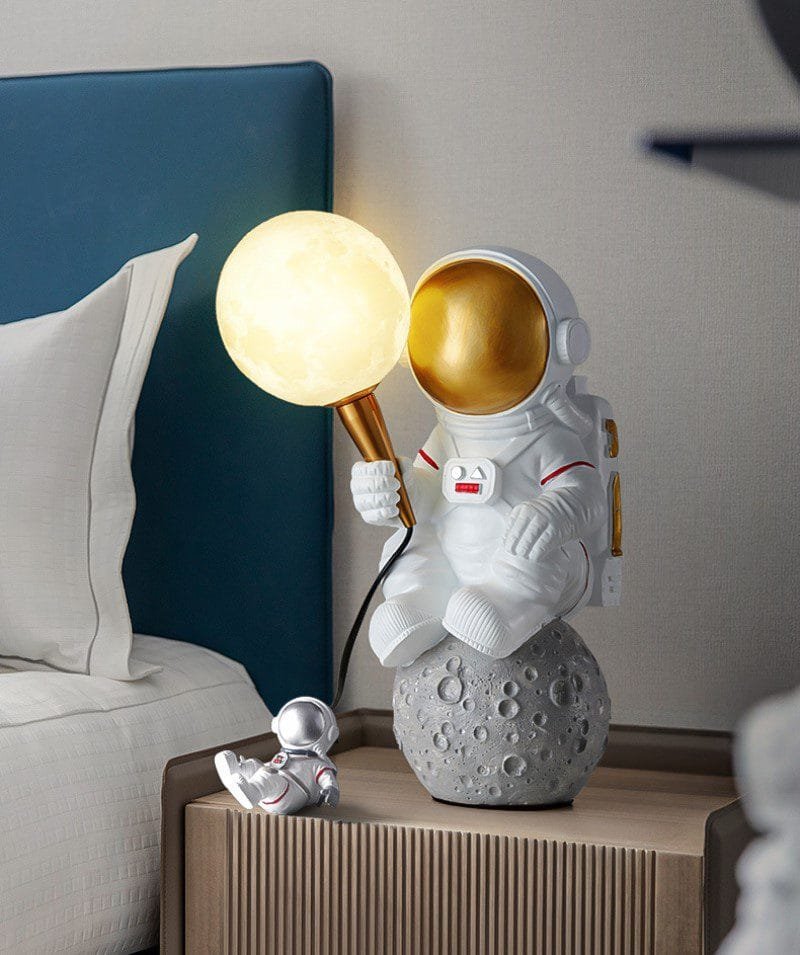 Astro On Earth (Resin Fiber) Table Lamp