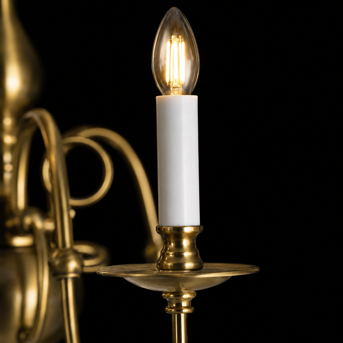Antique Brass 8-Light Classic Candle Chandelier