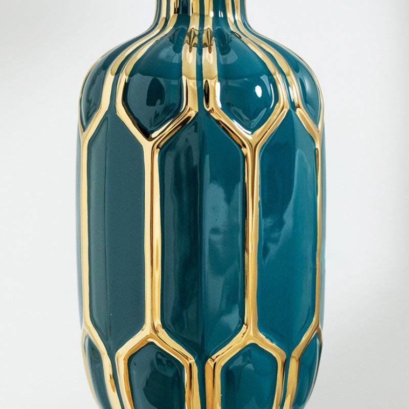 Green Gleam (Ceramic, Fabric) Table Lamp