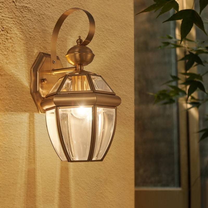 The Classic Coach Wall Lamp