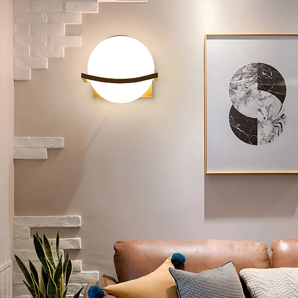 Brass Horizon Modern Wall Lamp