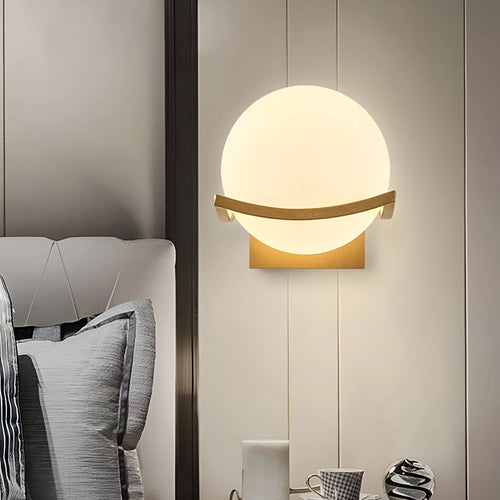 Brass Horizon Modern Wall Lamp