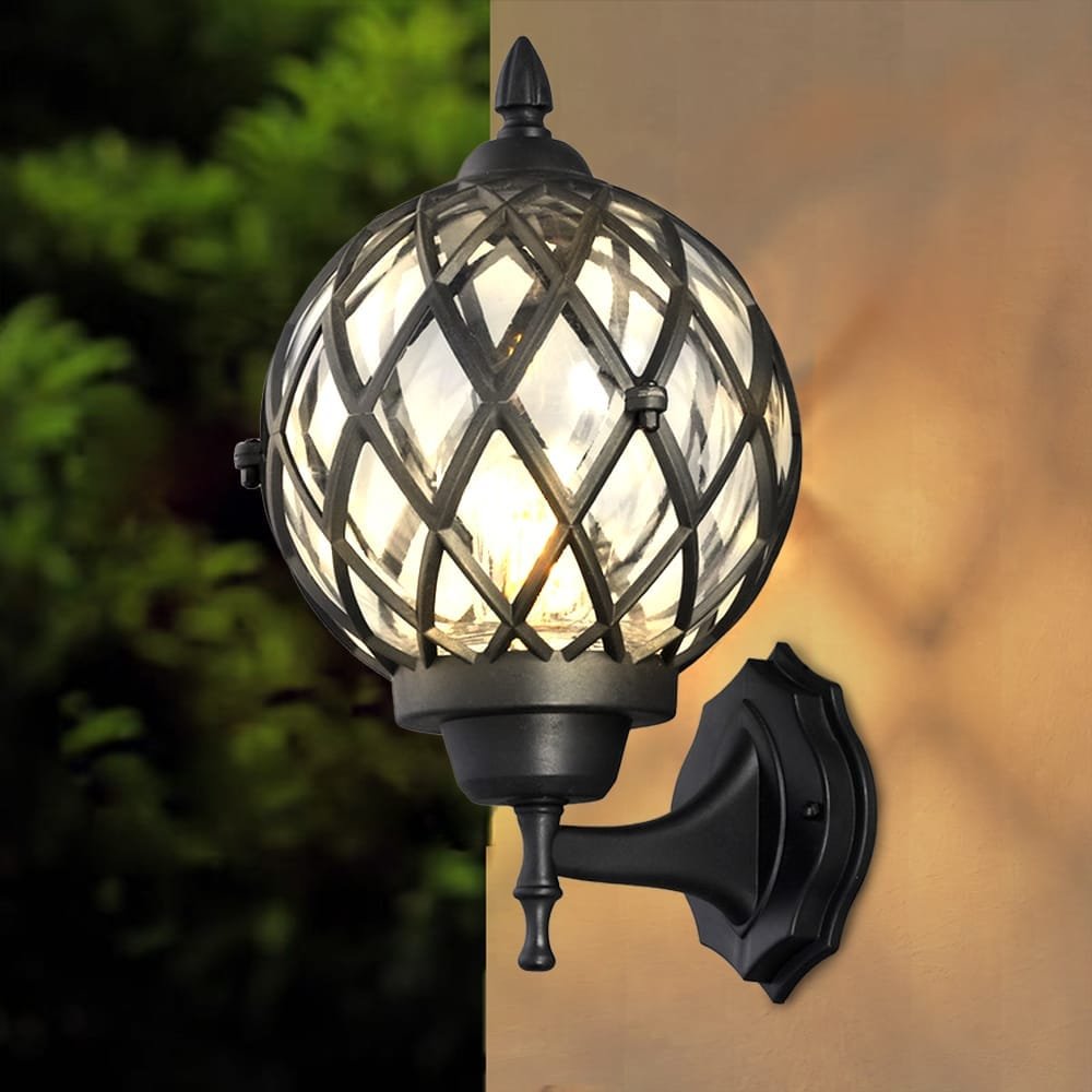 Globe Criss Wall
