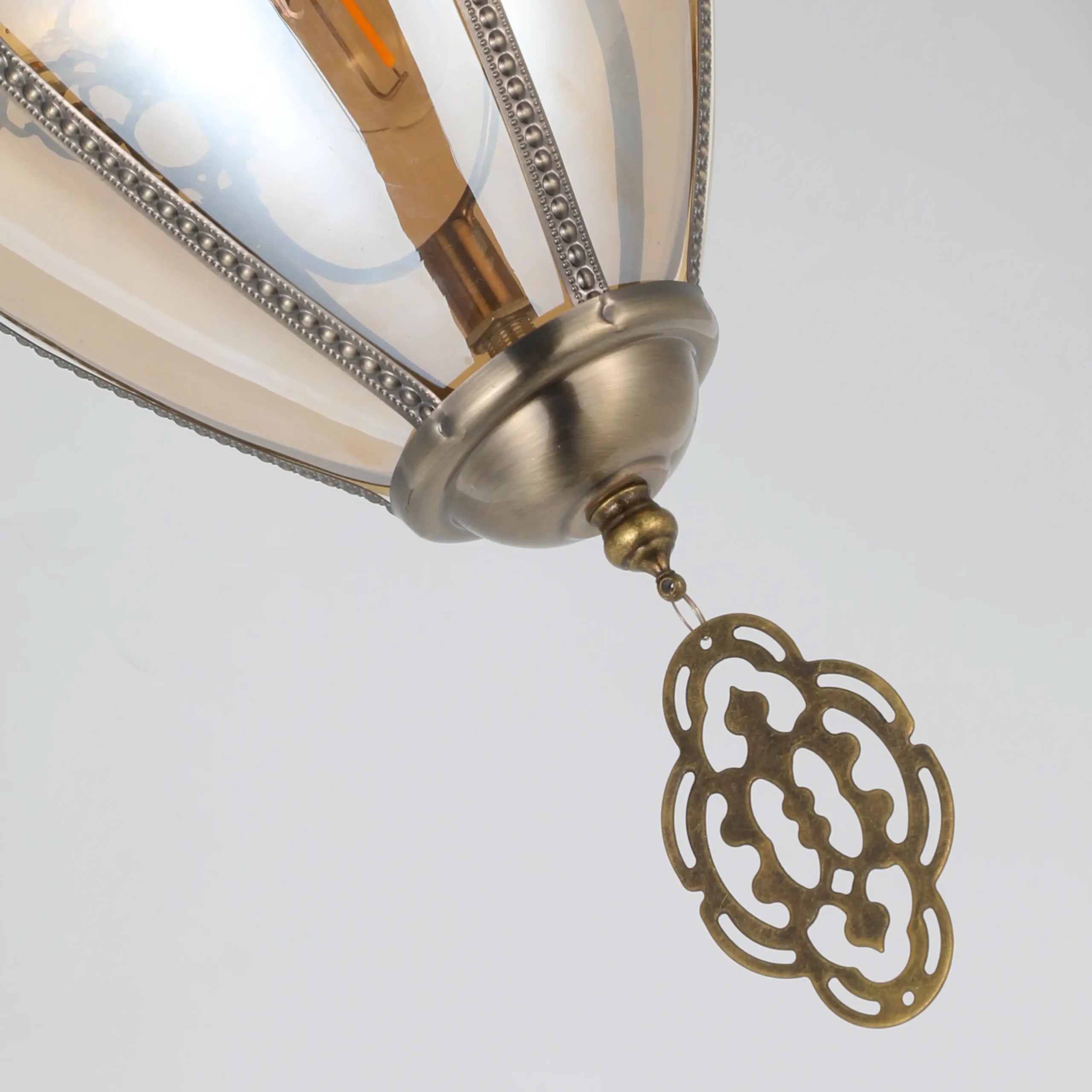 Illumination with Vintage Charm