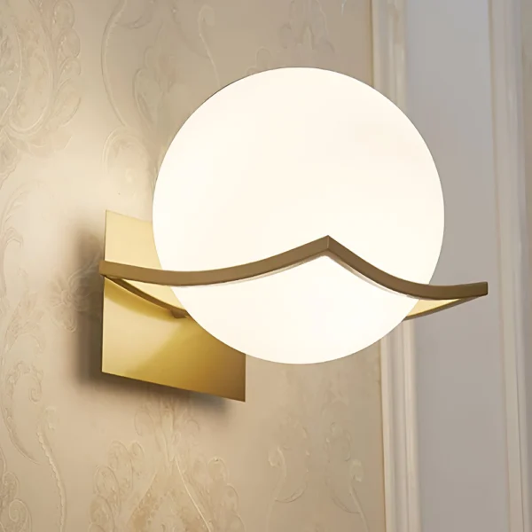 Brass Horizon Modern Wall Lamp